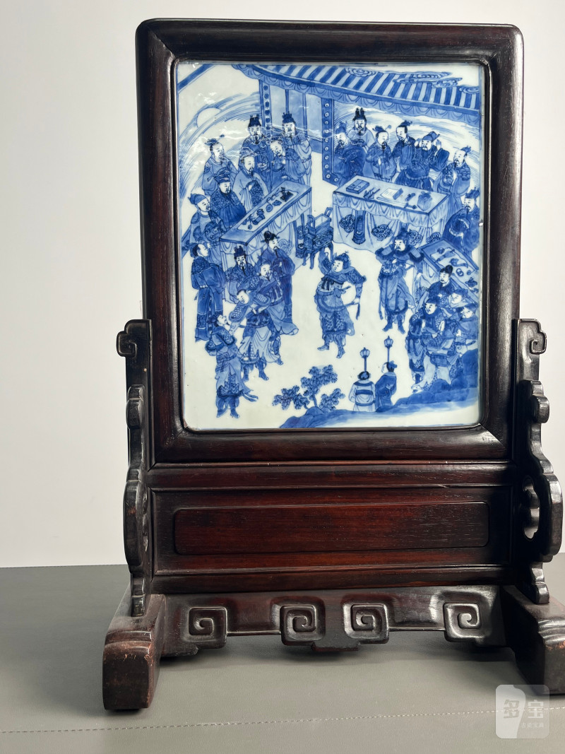 清康熙  青花“临潼斗宝”人物故事图插屏 - 图2